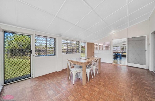 Kurrimine Beach House | Reef Shack Beach Vibes Stroll to the beach