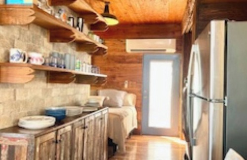 Lake Catherine Cabin | Reel Therapy boat-house studio on Lake Catherine/fishing pier, pets ok.