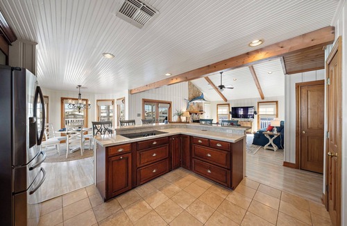 Isla Del Sol House | Reelview | Canal Front Retreat