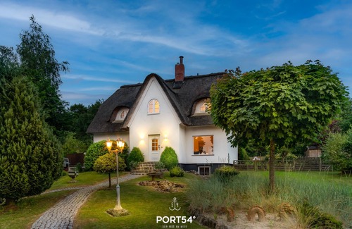 Selk House | Reethüs Schleiblick - sauna, whirlpool, wellness shower, terrace, garden, barbecue