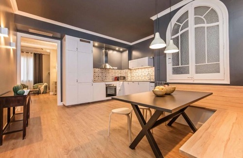 Sant Antoni Apartment | REFURBISHED APARTMENTS! 5 bedrooms + 2 bathrooms each one!