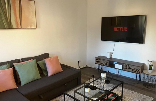 Selb Apartment | Refurbished apartment with executive room in Selb