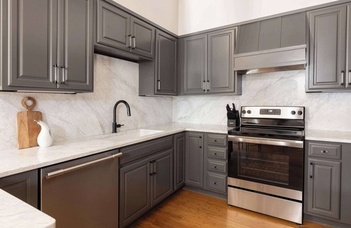 Old West Broad Neighborhood Condo | Refurbished Townhome | Free Parking