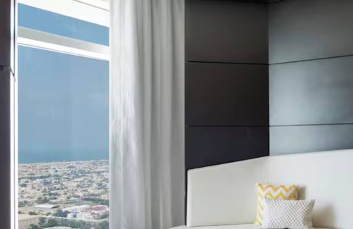 Sheikh Zayed Road Apartment | Regal Heights 1-bedroom Penthouse in Business Bay, Dubai. Pet-Friendly!