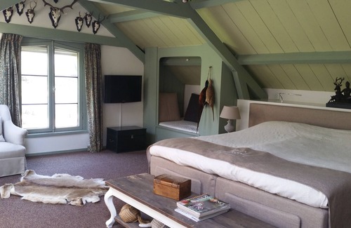 Terwolde Bed & Breakfast | Regal lodging and meetings B&B and SPA Estate Matanze hunting room