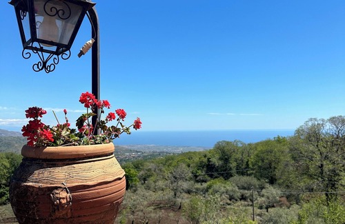 Piedimonte Etneo Villa | Reganati Estate