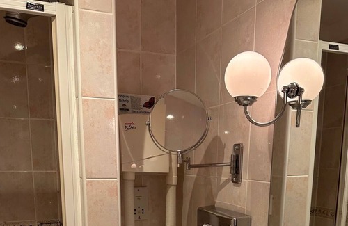 Douglas Hotel | Regency Hotel