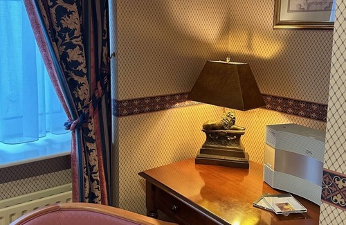 Douglas Hotel | Regency Hotel