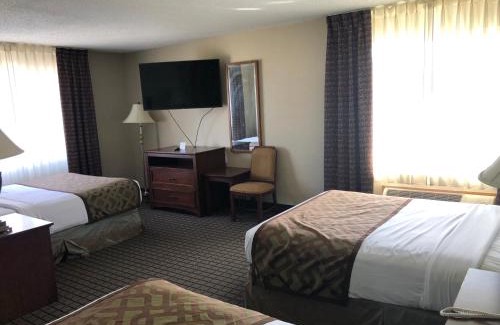 Geneseo Hotel | Regency Inn Geneseo IL I-80