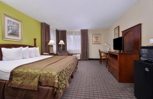 Geneseo Hotel | Regency Inn Geneseo IL I-80