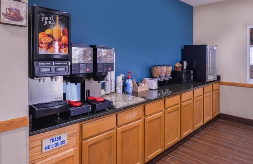 Geneseo Hotel | Regency Inn Geneseo IL I-80