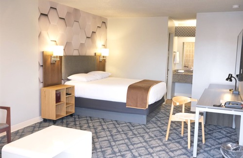 Eddyville Hotel | Regency Inn