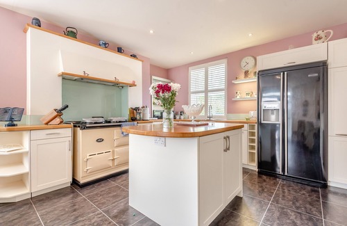 Clyro House | Regent House - Three Bedroom House, Sleeps 6