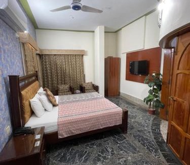 PECHS House | Rehaish Inn Guest House