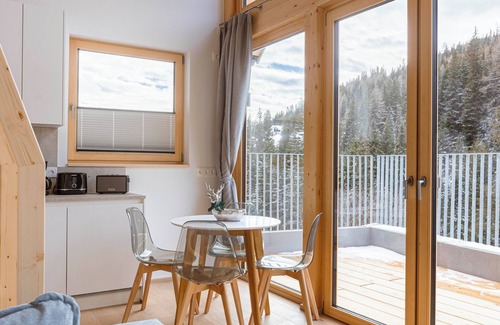 Schoenberg-Lachtal Ski Chalet | Rehfugium Lachtal by ALPS RESORTS