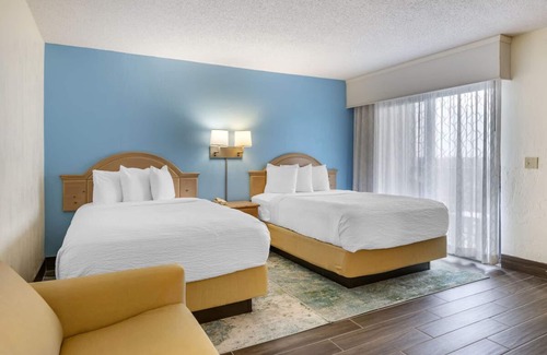 Seabreeze Park Hotel | Rejuvenate by the Sea | Tranquil Beachfront Escape for Relaxation | 2 Units