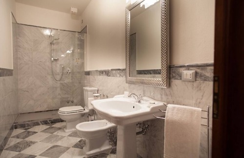 Montemurlo House | Relais Villa Scarfantoni B&B