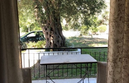 Molos House | relax and cosy atmosphere waiting for you to make your holidays better!