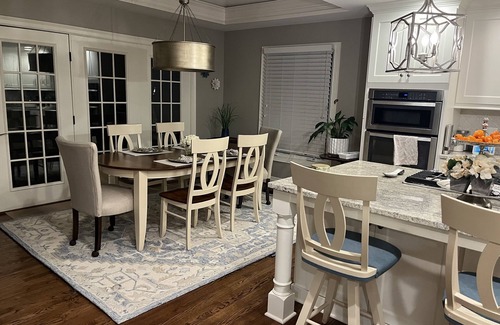 Lake Forest House | Relax and enjoy Golden Retreat while in town for the Kentucky Derby Festivities.