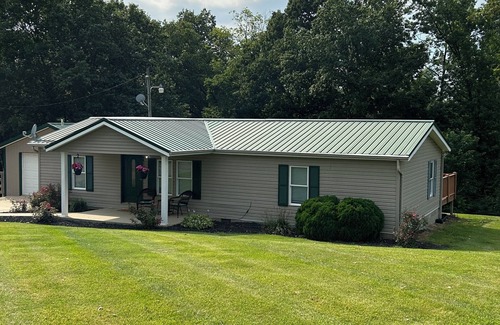 Jonesville House | Relax and enjoy peace and tranquility in the beautiful countryside