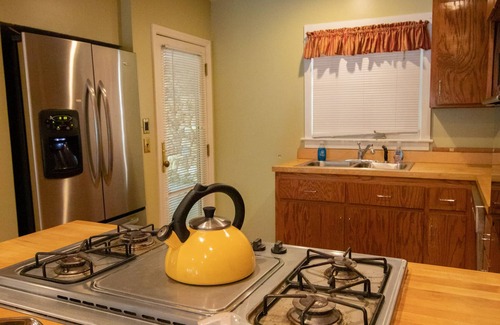 Fries House | Relax and enjoy the beauty of the New River & mountains