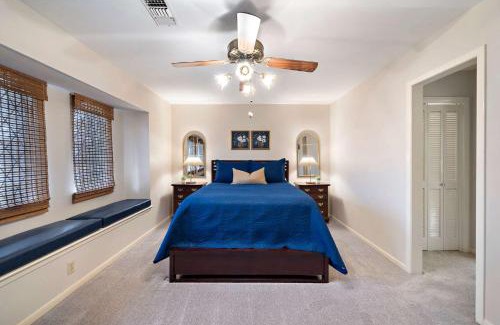 Baytown House | Relax and Play 3BR Retreat w Sunroom