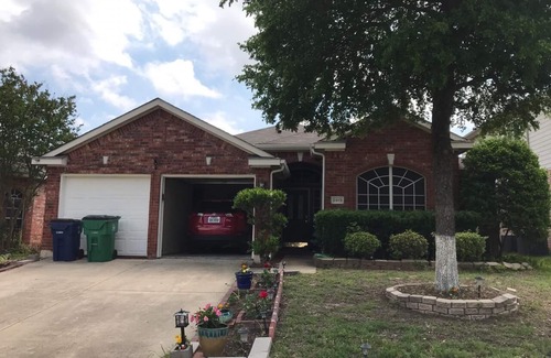 McKinney House | Relax and stay with this peaceful place to stay. No pet allow
