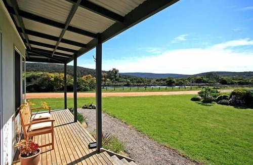 Aireys Inlet Apartment | Relax and unwind in this cosy studio by the river.