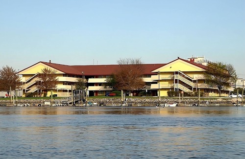 Secaucus House | Relax and Unwind! Pet-Friendly Property, Minutes to Meadowlands Outlet Mall!