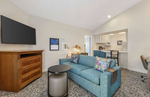 Herndon Apartment | Relax and Unwind! Pet-Friendly Property, Kitchen, Onsite Parking