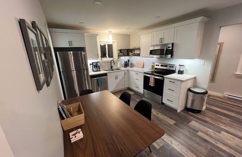 Kearney Cottage | Relax at Cozy Cabin near Algonquin, 2 Bedroom, WIFI, large yard w/firepit