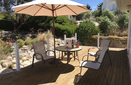 Alexandrina House | Relax at "Kangaroo Pause" @ Clayton Bay