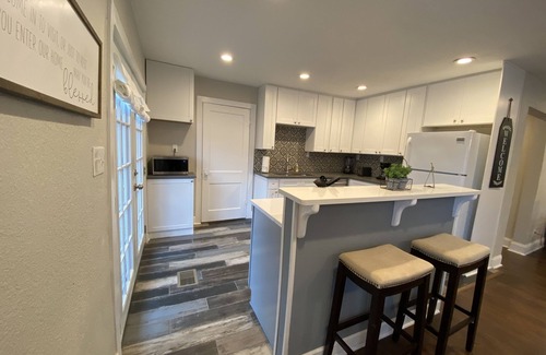 Fort Worth Cultural District House | Relax at the Lonestar Lodge! Close to all the fun in DFW!