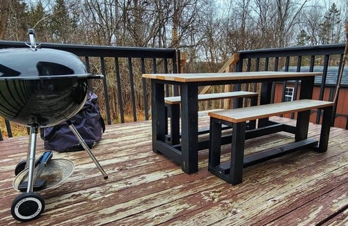 Athens Cabin | Relax at this cozy 2 bedroom 2 bathroom getaway