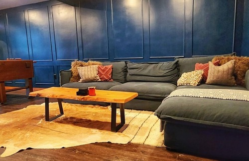 Athens Cabin | Relax at this cozy 2 bedroom 2 bathroom getaway