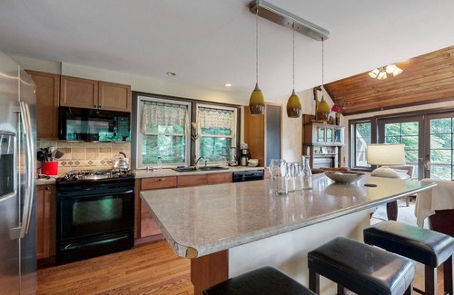 Fairview House | Relax at Whispering Pines Escape: Cozy Dog-Friendly Retreat with Stunning Views