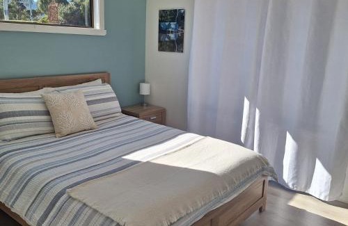 White Beach House | Relax Break - Bazza's Shack