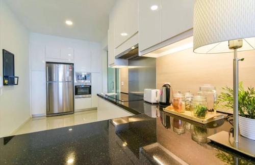 Bunga Paya Pantai Condo | Relax & Chill at our chic breezy new high floor 3-bedrms apt with stunning view