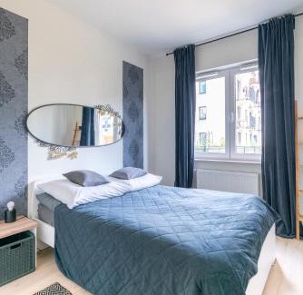 Warsaw Apartment | Relax&Comfort New WAW 50 sqm with terrace, garden, free parking and AC