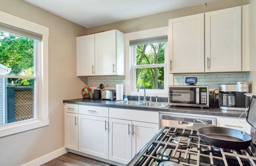 West Central House | Relax & Cool near Fastnight Prk