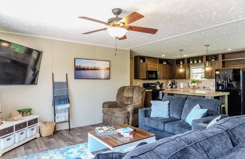 Mexico Other | Relax fish/play: Pvt 25-acre clear Blue Lake w/home that sleeps 10 comfortably.