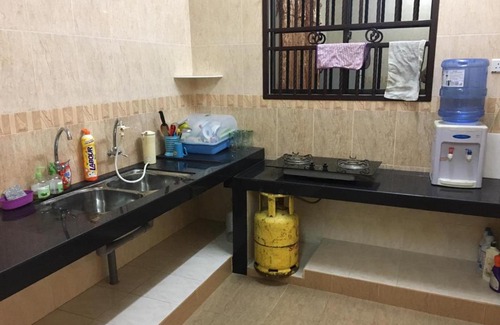 Kampung Darat Mak Bar House | RelaX HomeStay