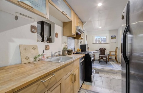 Oakland House | Relax in an unique artistic house and with nature