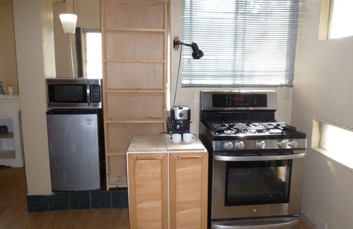 Oakland House | Relax in garden paradise with free views -special 15% weekly discount - BOOK NOW