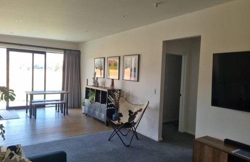 Queensberry House | Relax in Rural Wanaka