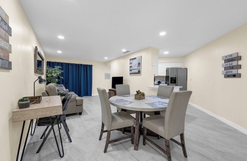 Ventura Apartment | Relax in Style at a Lovely Apartment with 3 Pools: Ideal Vacation Destination!