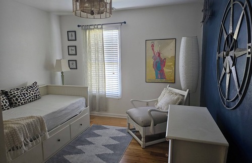 Queenstown Other | Relax in Style at This Airy 3BR/2BA Retreat with Outdoor Oasis