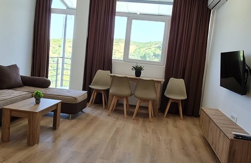 Titov Veles Apartment | Relax in Style-Modern Lake Apartments in a Quiet Setting