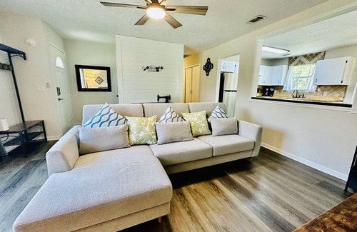 Richmond Hill House | Relax In the Hill, close to I-95, Savannah, Ft Stewart and Hunter