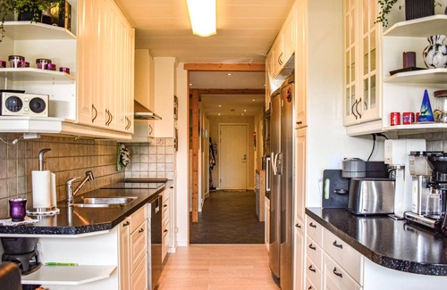 Beddingestrand House | Relax in this beautiful house on large plot with sea view.